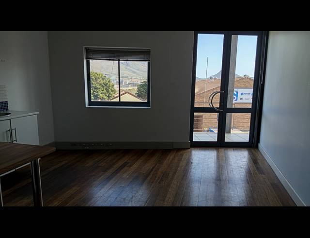 220M² OFFICE TO LET IN NDABENI